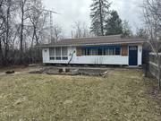 40 Oak Avenue / click on image for larger view